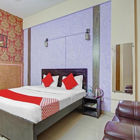 Hotel O Glorious Stayz 诺伊达 外观 照片